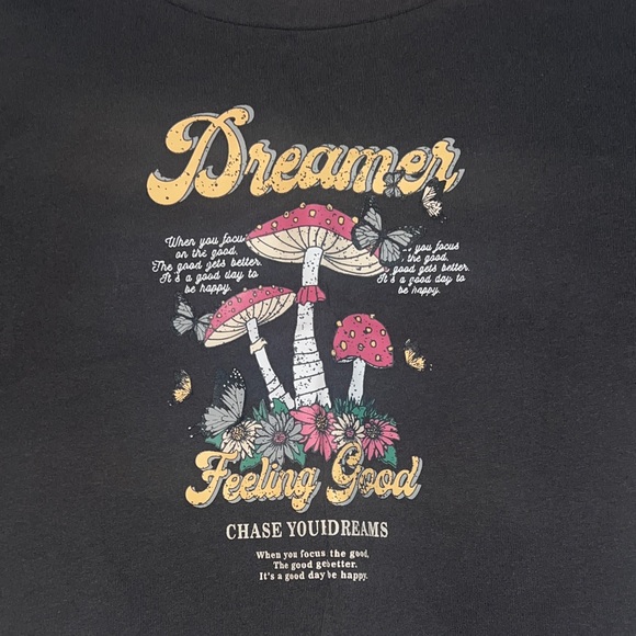 Cider NWT XL Black 'Dreamer' Graphic Crop Top - Picture 3 of 5